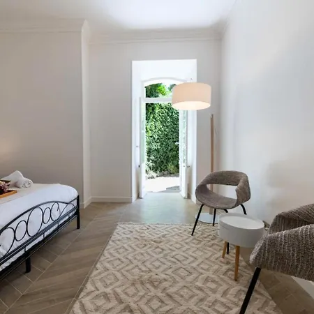 Апартаменты 4p Bourgeois Rez-de-jardin, Proche Croisette & Plages - 4p Bourgeois Rez-de-jardin, Proche Croisette & Plages Mae-3243