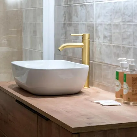 Апартаменты 4p Bourgeois Rez-de-jardin, Proche Croisette & Plages - 4p Bourgeois Rez-de-jardin, Proche Croisette & Plages Mae-3243 *