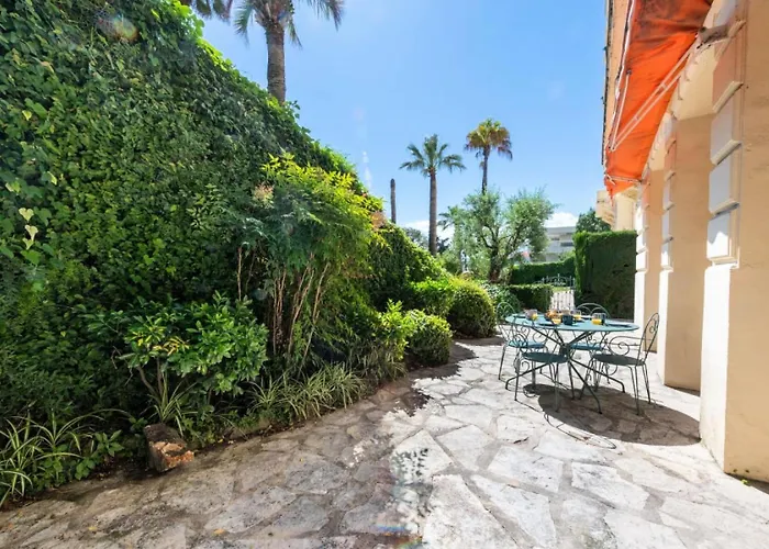 Апартаменты 4p Bourgeois Rez-de-jardin, Proche Croisette & Plages - 4p Bourgeois Rez-de-jardin, Proche Croisette & Plages Mae-3243