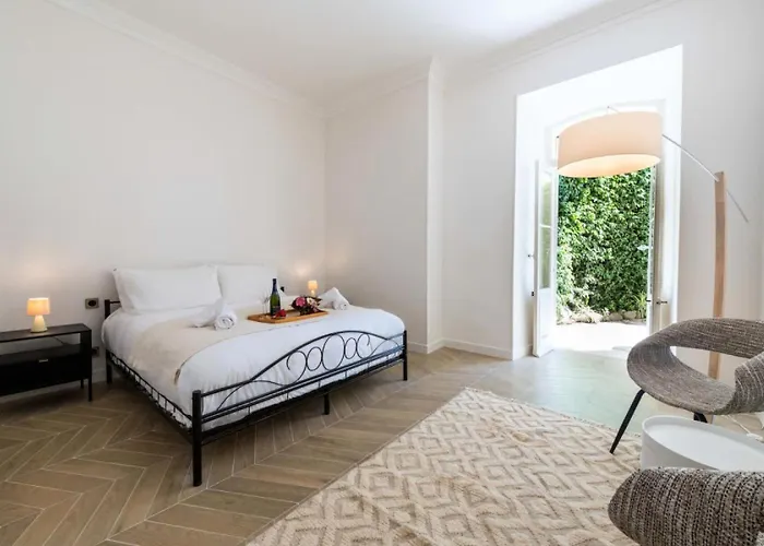 Апартаменты 4p Bourgeois Rez-de-jardin, Proche Croisette & Plages - 4p Bourgeois Rez-de-jardin, Proche Croisette & Plages Mae-3243