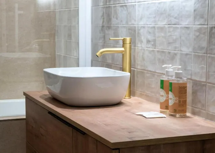 Апартаменты 4p Bourgeois Rez-de-jardin, Proche Croisette & Plages - 4p Bourgeois Rez-de-jardin, Proche Croisette & Plages Mae-3243 *